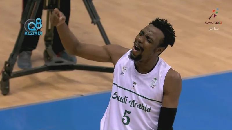 لاعب كرة السلة السعودي «مرزوق المولد» يبهر الجميع أمام قطر