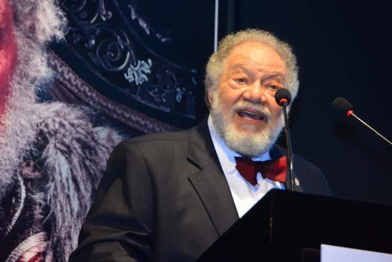 أسرة الفنان يحيى الفخراني تكشف حقيقة وفاته