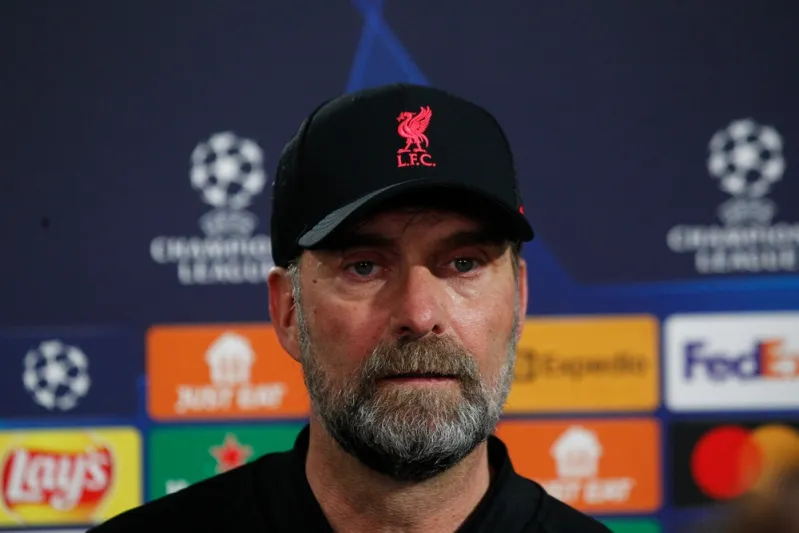 رئيس وزراء بريطانيا: دفاع كلوب مدرب ليفربول عن الجماهير «عار كبير»