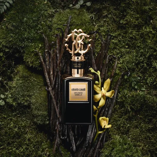 «roberto cavalli» تطلق عطر «Splendid Vanilla» بنفحات العنبر الشرقي