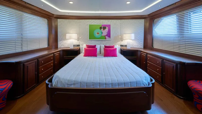 يخت نجم موسيقى البوب «David Bowie» للبيع في مزاد بـ 5.17 مليون دولار