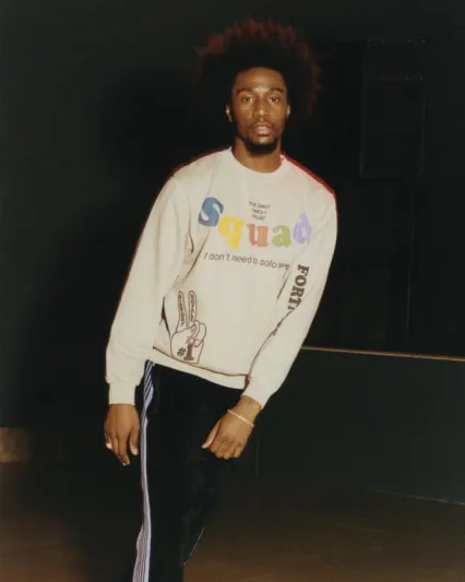 Mr Porter يقود التوعية حول الصحة النفسية مع مجموعة Tee Store الحصرية