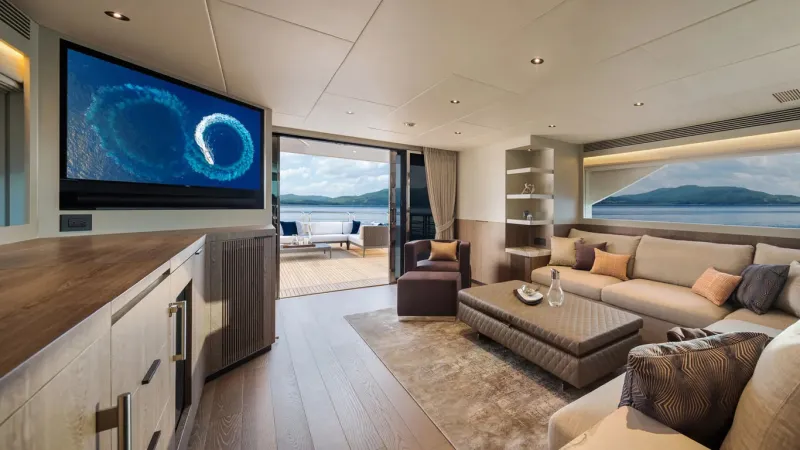 «هوريزون» تكشف عن أول يخت ثلاثي الطوابق بارتفاع 33 مترًا