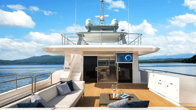 «هوريزون» تكشف عن أول يخت ثلاثي الطوابق بارتفاع 33 مترًا