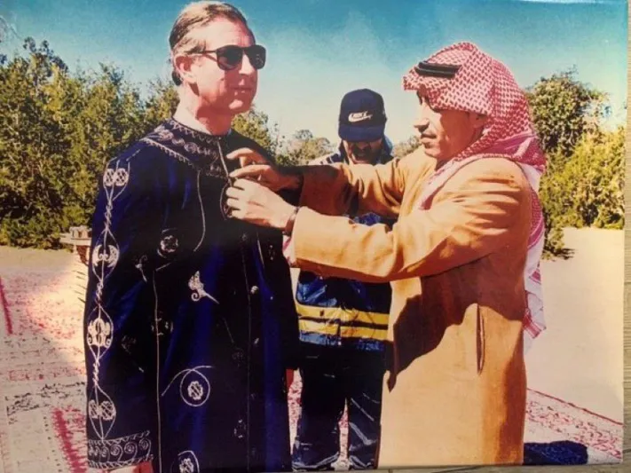 أسرار "دقلة" زوجة الأمير تشارلز.. طرزها مصمم سعودي 