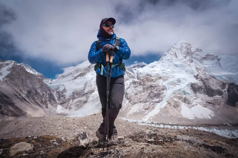 المغامر السعودي بدر الشيباني ينهي تحدي "القمم السبع" بعد 7 سنوات