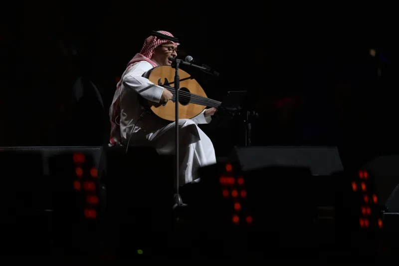 عبد المجيد عبد الله يطرب جمهوره في جدة بعد انتظار 38 عامًا (فيديو)