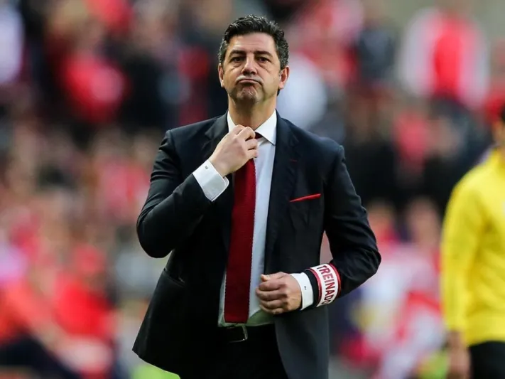 «روي فيتوريا» مدرب النصر السابق يطلب 4 ملايين دولار لتدريب نادٍ مصري