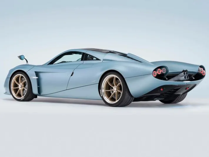 «باجاني» تطرح سيارة Huayra Codalunga.. كم يبلغ سعرها؟