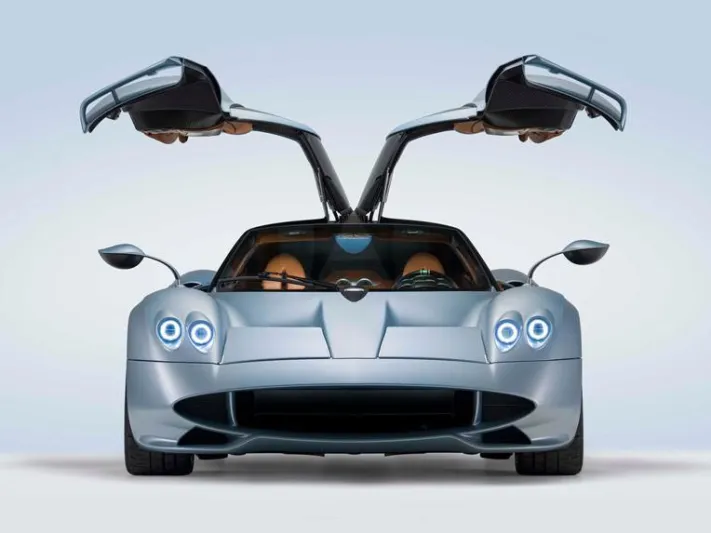 «باجاني» تطرح سيارة Huayra Codalunga.. كم يبلغ سعرها؟