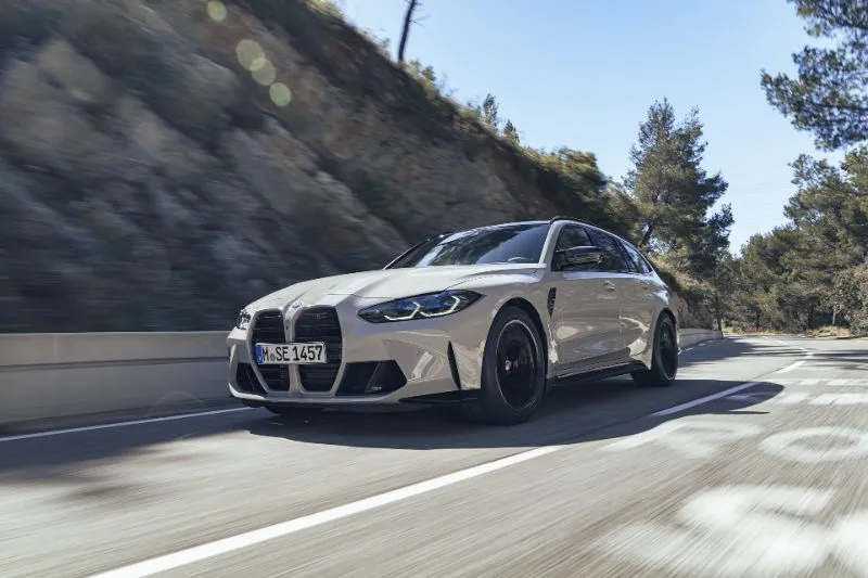 «BMW» تكشف عن سيارة M3 تورينج الجديدة (فيديو) 