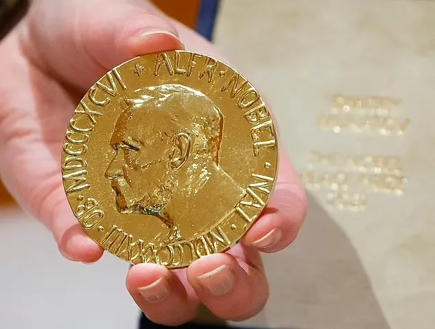 صحفي روسي يبيع جائزة نوبل للسلام بـ 103 ملايين دولار لصالح أطفال أوكرانيا 