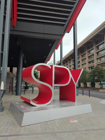 10 صور من متحف «الجاسوسية العالمية».. يحتوي على مقتنيات نادرة وغريبة