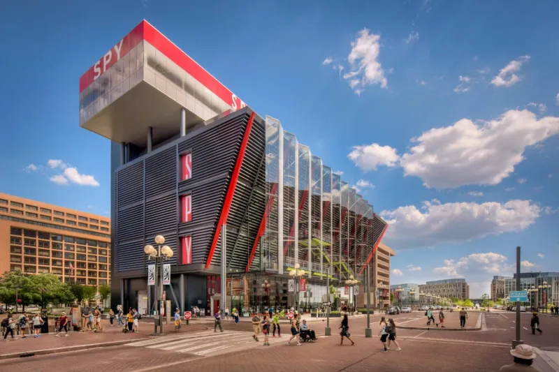 10 صور من متحف «الجاسوسية العالمية».. يحتوي على مقتنيات نادرة وغريبة