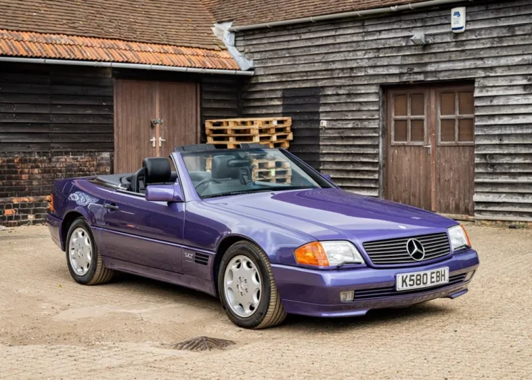 مرسيدس بنز نادرة من أسطول العائلة الملكية في بروناي لمزاد علني (فيديو)