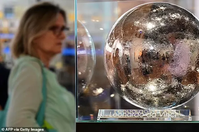 فنان أمريكي سيعرض 125 منحوتة على سطح القمر بدعم من "سبيس إكس" 