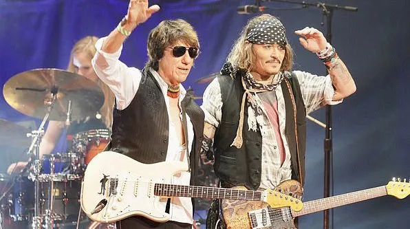 خسارة أمبرد هيرد تجعل جوني ديب مطربًا