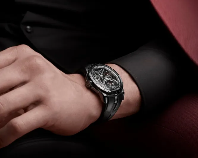 إصداران جديدان من Roger Dubuis Excalibur بالسيراميك الأسود