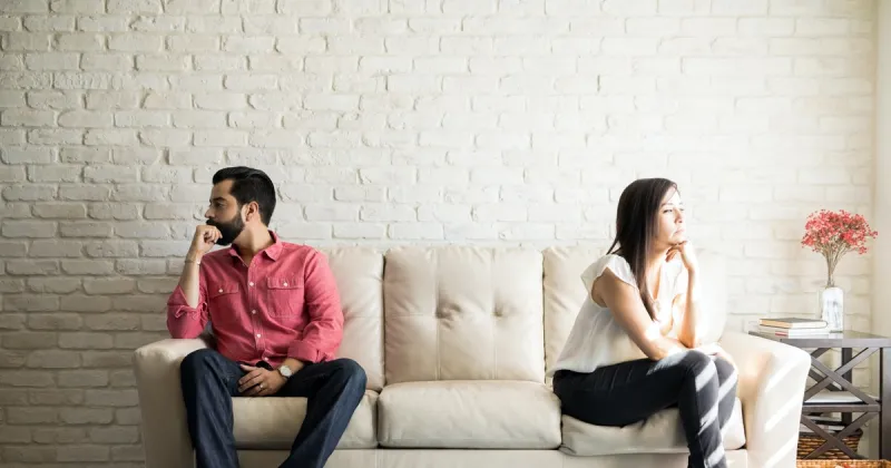 نار الغيرة.. كيف تطفئها قبل أن تُخرب حياتك الزوجية؟