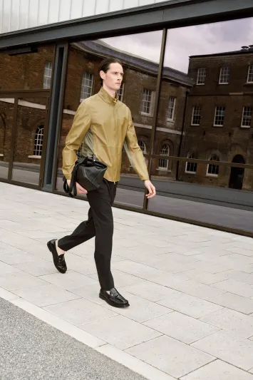 دانهيل تطلق مجموعة أزياء الرجال لموسم ربيع وصيف 2023