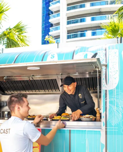 فندق باراماونت دبي يقدم عروضًا رائعة لضيوفه مع بداية فصل الصيف