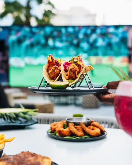 فندق باراماونت دبي يقدم عروضًا رائعة لضيوفه مع بداية فصل الصيف