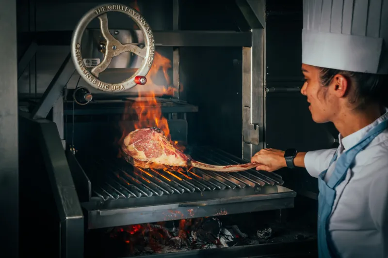 فندق باراماونت دبي يقدم عروضًا رائعة لضيوفه مع بداية فصل الصيف