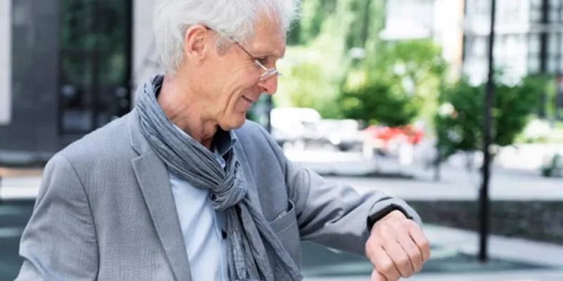 LutiBand.. ساعة ذكية قد تنقذ حياتك بـ 99 دولارًا فقط