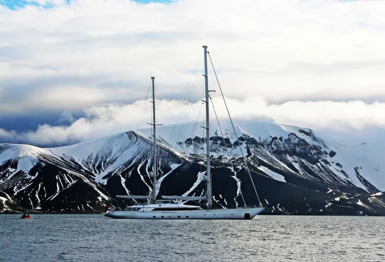 Perini Navi.. يخت شراعي فاخر بمواصفات قياسية
