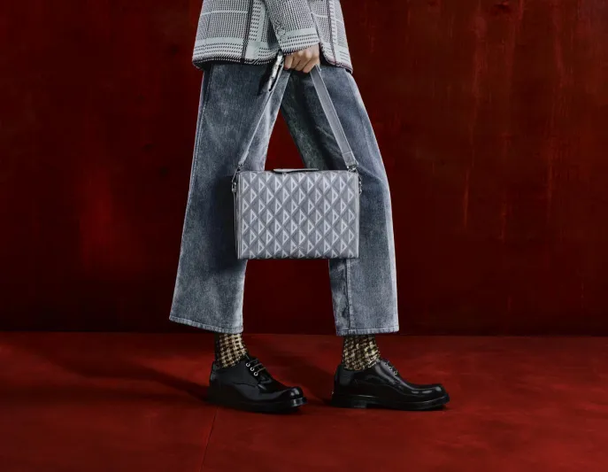  «Dior» تقدم الإكسسوارات الرجاليّة المُزيّنة بنمط CD DIAMOND في خريف 2022