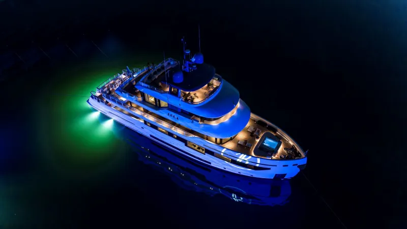  "بي. يوند فوييجر".. يخت فاخر هجين صديق للبيئة