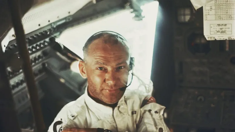 عرض سترة ثاني رائد فضاء يهبط على القمر للبيع مقابل مليوني دولار 