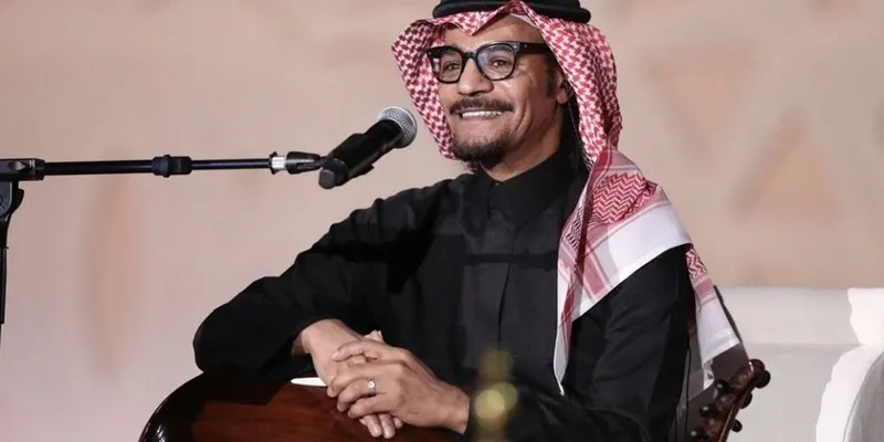 رابح صقر يقدم أغنية لأول مرة على المسرح بموسم جدة