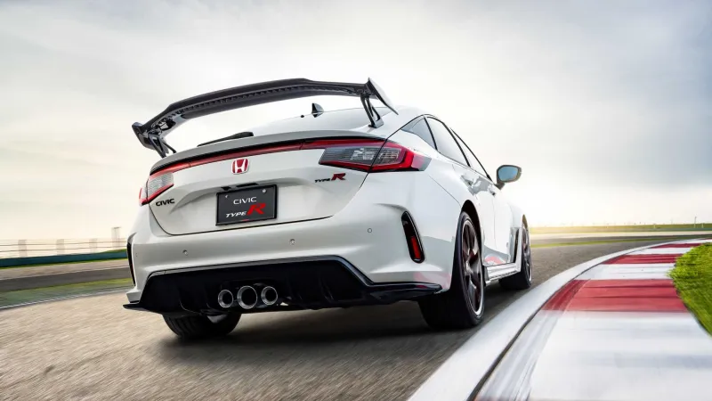 بمواصفات مميزة.. «هوندا» تزيح الستار عن سيارة "سيفيك تايب آر" 2023 (فيديو) 