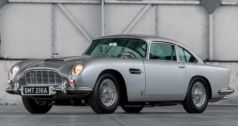 بيع أشهر 5 سيارات في تاريخ هوليوود بأسعار خيالية