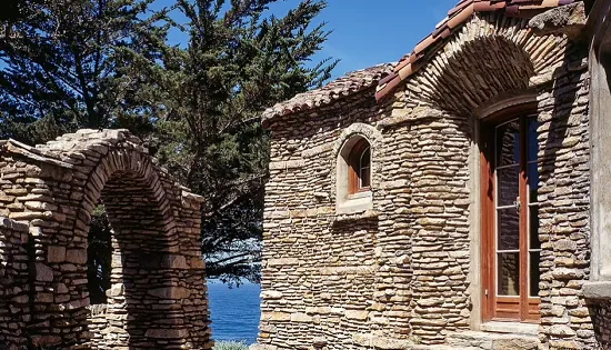 منزل براد بيت الجديد تاريخي عريق بقيمة 40 مليون دولار (فيديو)