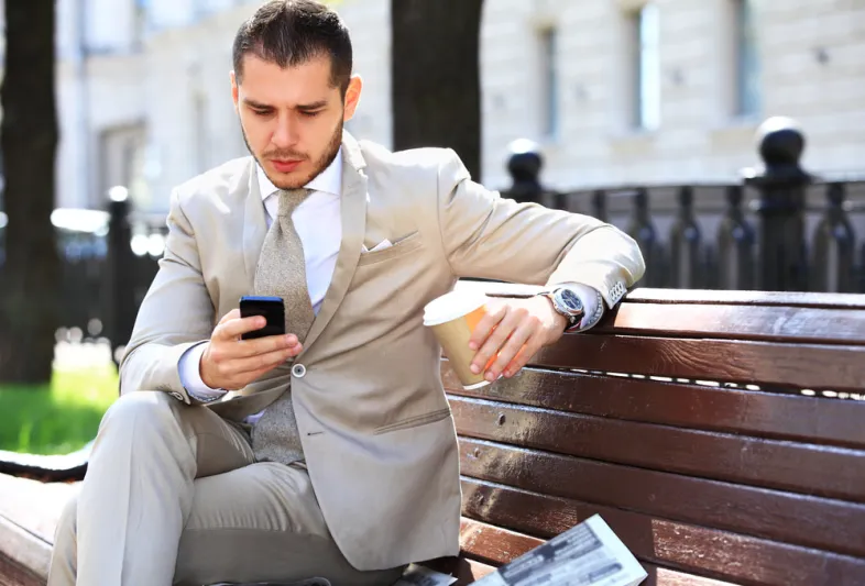 هاتفك الذكي يمنعك من الاستمتاع بهذا الشيء!