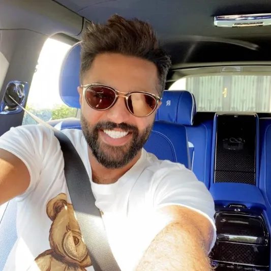 تصريحات يعقوب بوشهري الأخيرة عن الزواج تثير جدلاً واسعًا... ماذا قال؟ (فيديو)