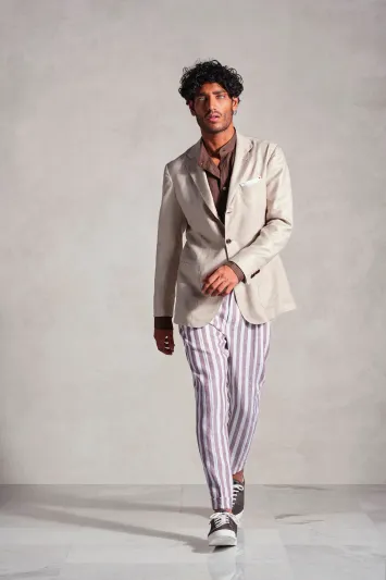 كيف ترتدي التقليمات هذا الصيف؟