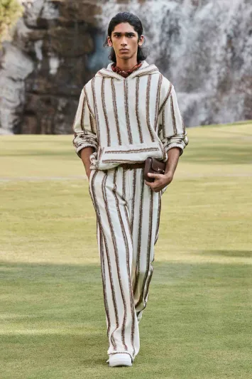 كيف ترتدي التقليمات هذا الصيف؟