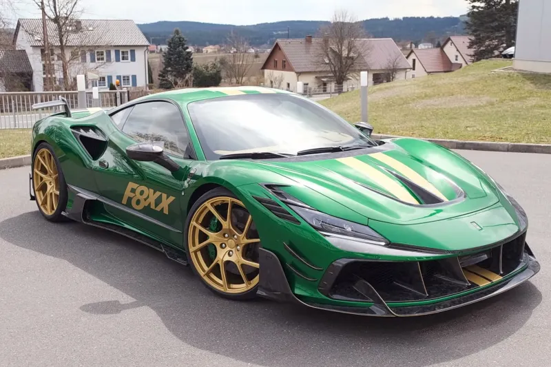 فيراري معدلة تخطف الأنظار  بلون جرئ وقوة 880 حصانًا (فيديو)