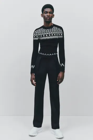 حي سوهو يلهم ألكساندر ماكوين لخريف وشتاء 2022