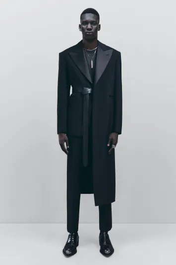 حي سوهو يلهم ألكساندر ماكوين لخريف وشتاء 2022