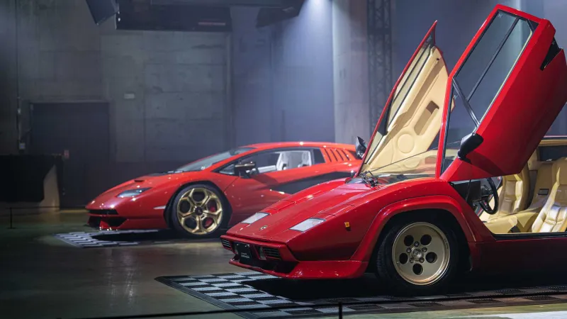 Countach أسطورة لامبورجيني تعود للحياة بسعر 2.4 مليون يورو (فيديو)