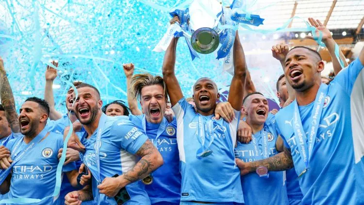 هيمنة إنجليزية.. أغلى تشكيلات فرق كرة القدم في العالم 