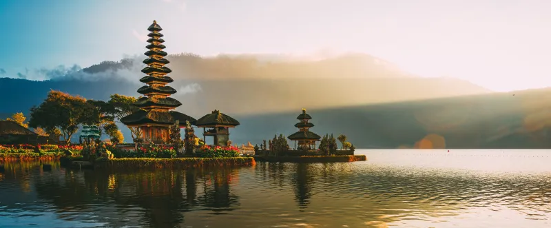 السياحة في إندونيسيا.. المزيج النادر للتراث والطبيعة