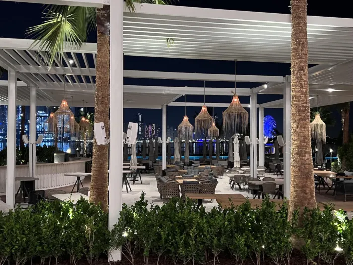 «PLAYA BEACH CLUB» في «جزيرة نخلة جميرا» يقدم المأكولات البيروفية بنكهة جديدة