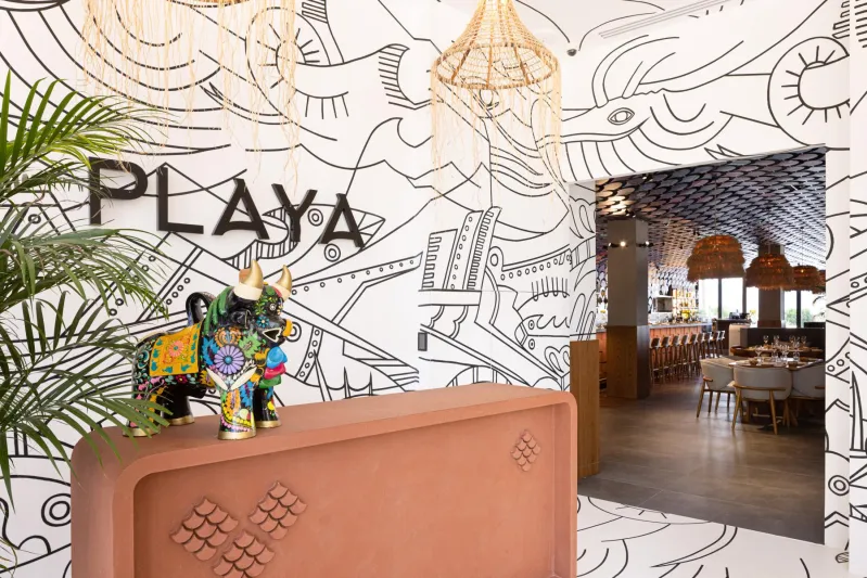 «PLAYA BEACH CLUB» في «جزيرة نخلة جميرا» يقدم المأكولات البيروفية بنكهة جديدة