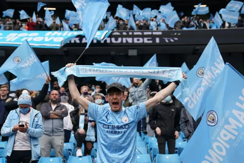 مانشستر سيتي يدخل تاريخ كرة القدم بـ«وشاح ذكي» للجماهير.. فما القصة؟