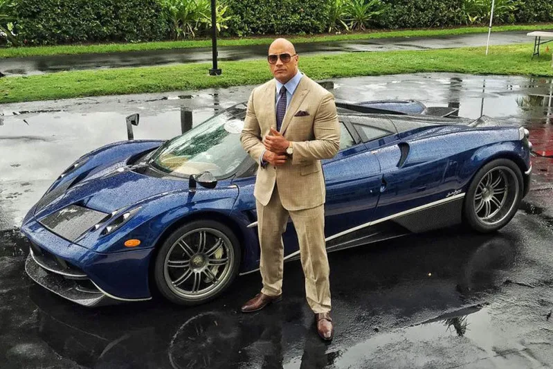 «F-150 Raptor R» تنضم إلى أسطول سيارات «دواين جونسون» لتناسب عضلاته 